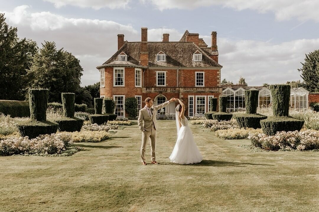 Sutton Bonington Hall - manor wedding venue in Loughborough, Leicestershire