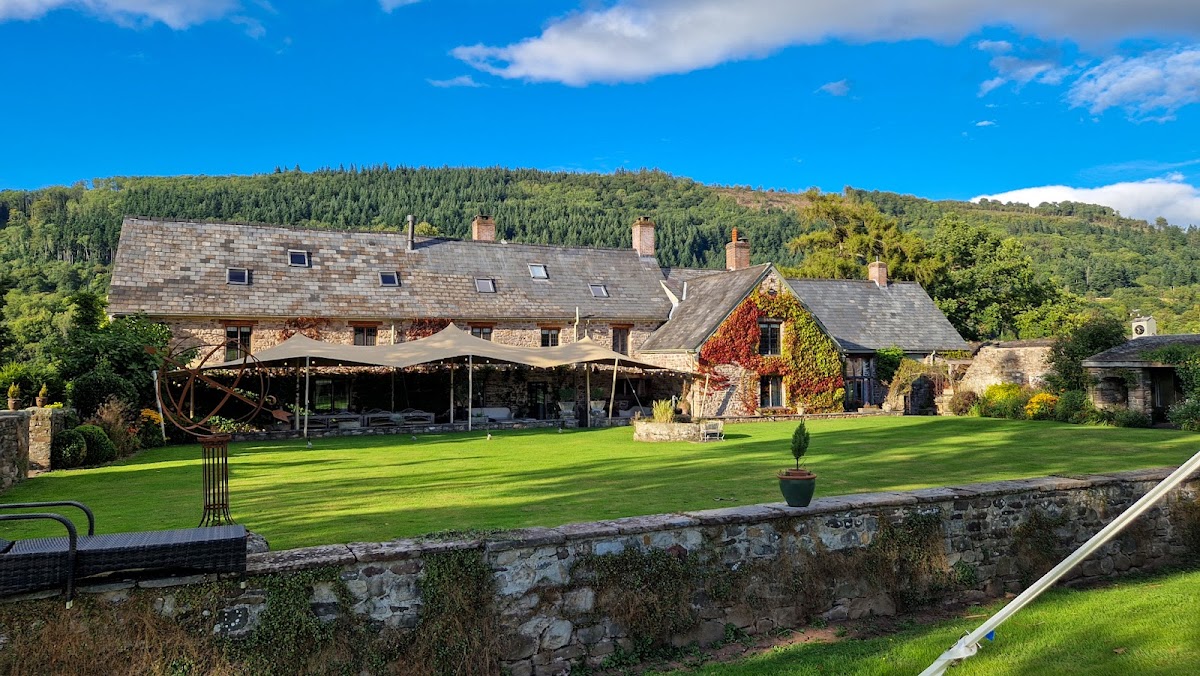 Duffryn Mawr Country House - country house wedding venue in Abergavenny, Monmouthshire
