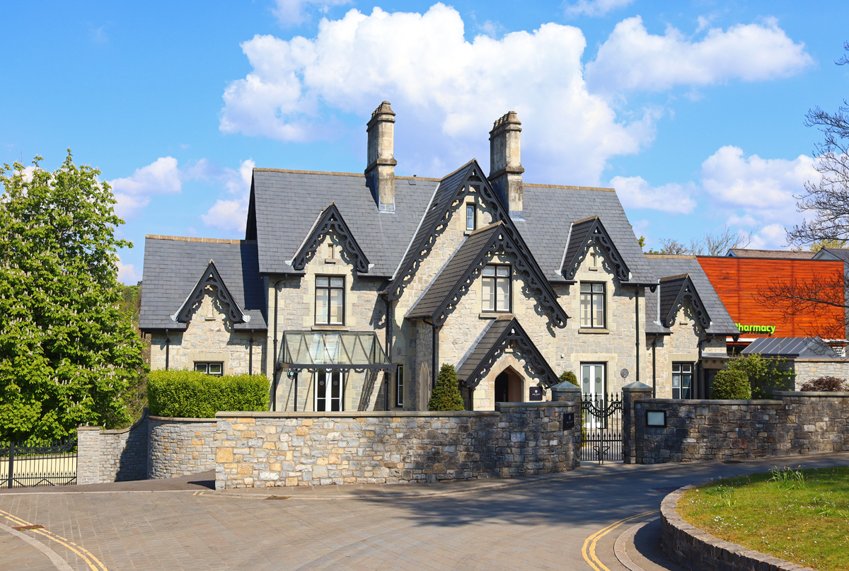 Cae Court Hotel - hotel wedding venue in Bridgend, Bridgend
