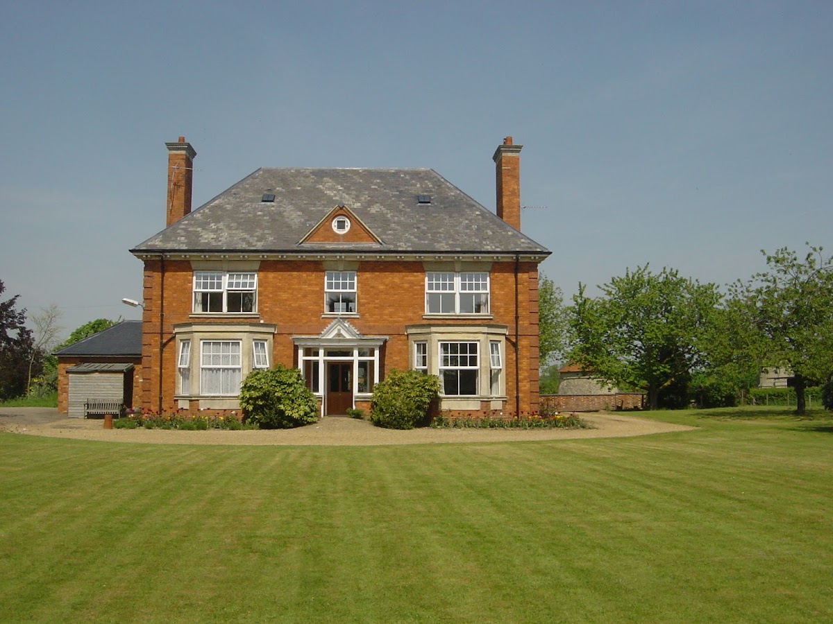Furtho Manor Farm - farmhouse wedding venue in Milton Keynes, Buckinghamshire