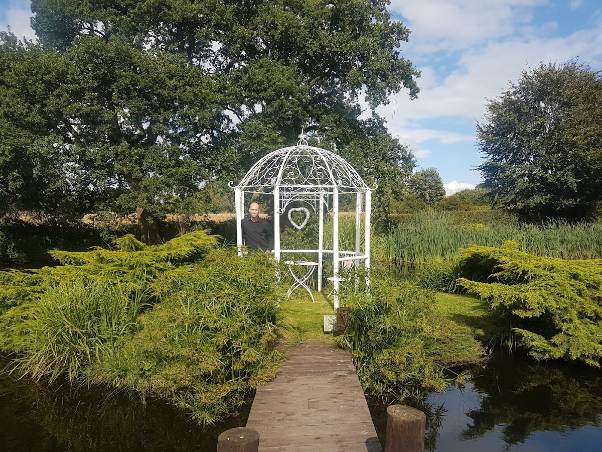 Buddileigh Farm - barn wedding venue in Crewe, Cheshire