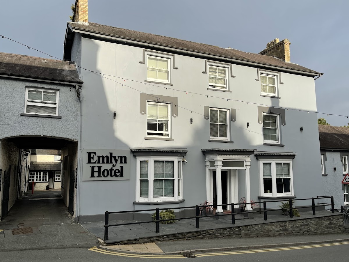 Gwesty'r Emlyn Hotel photo 3